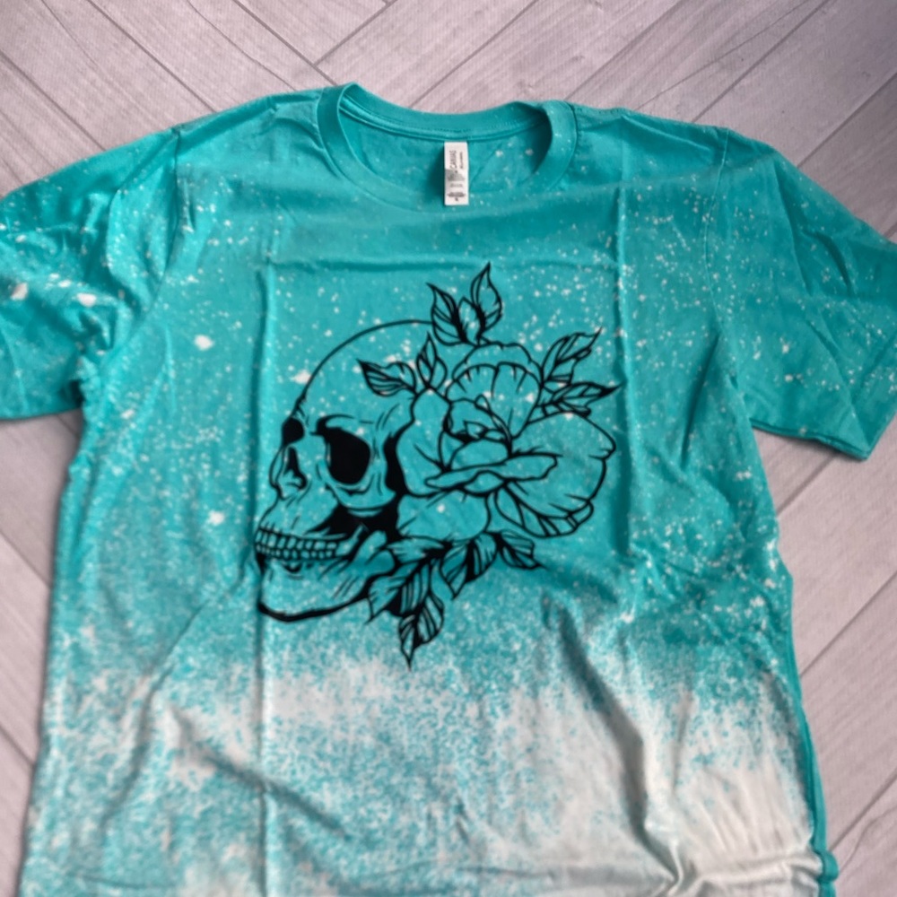 Bleach tie dye graphic tee